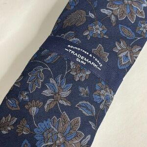 NEW! Roundtree & Yorke Navy and Brown Floral Tie